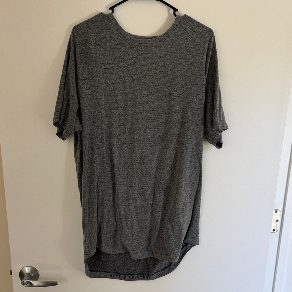 lululemon athletica Men's Gray Heather License to Train Short-Sleeve Shirt